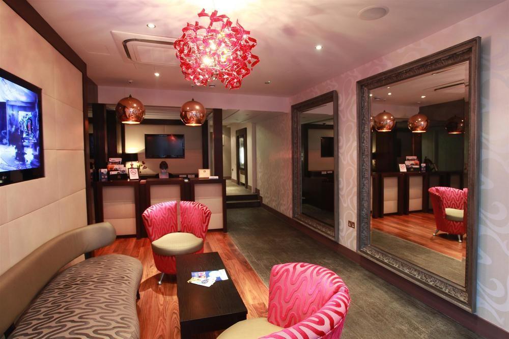 Maitrise Suites Apartment Hotel Ealing - Лондон Экстерьер фото