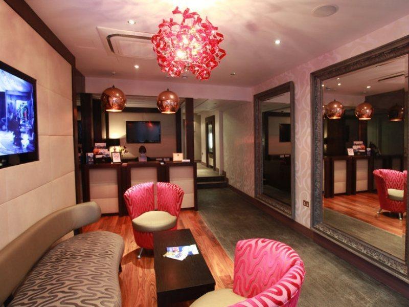Maitrise Suites Apartment Hotel Ealing - Лондон Экстерьер фото