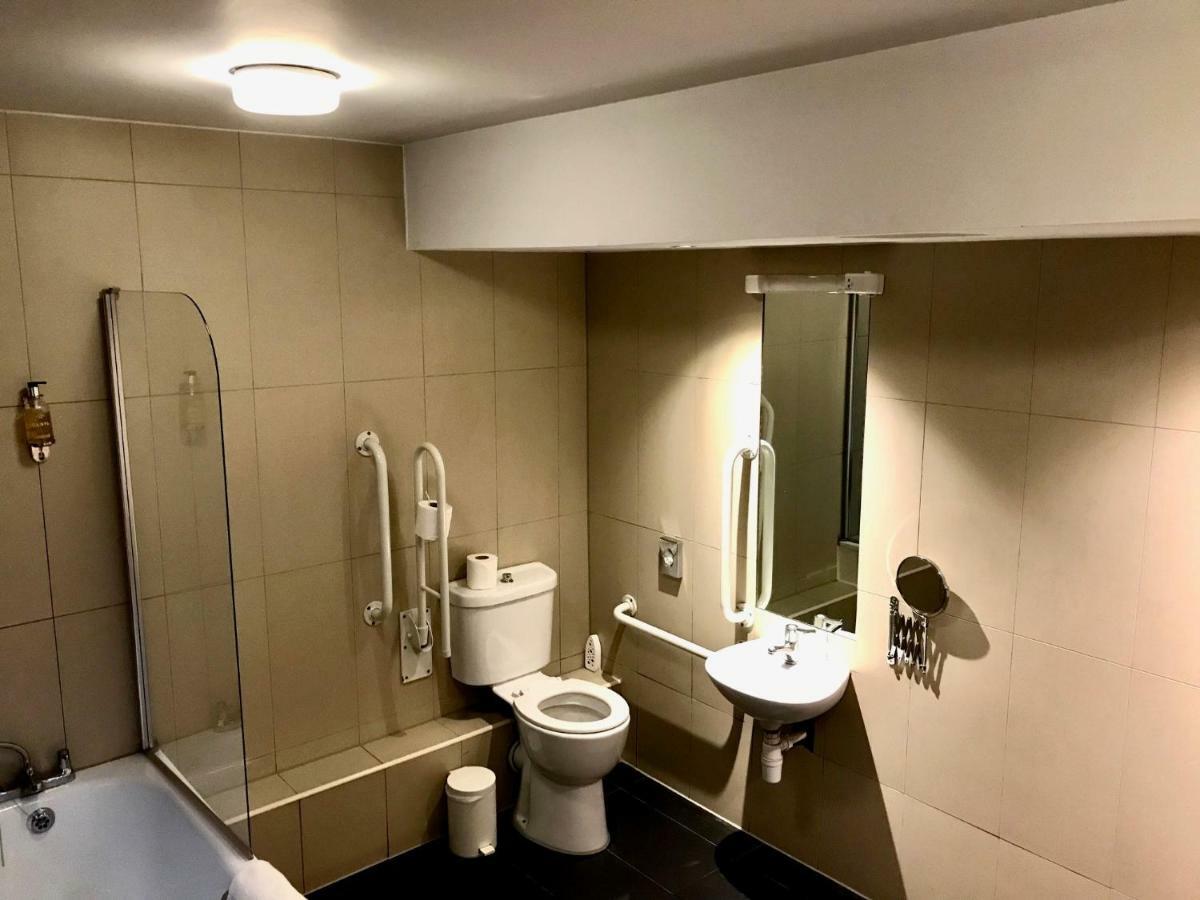 Maitrise Suites Apartment Hotel Ealing - Лондон Экстерьер фото