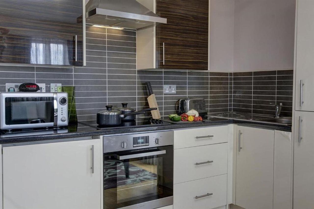 Maitrise Suites Apartment Hotel Ealing - Лондон Экстерьер фото